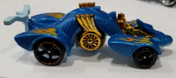 Knight Draggin' | (2nd Color) 2015 Hot Wheels (Street Beasts)