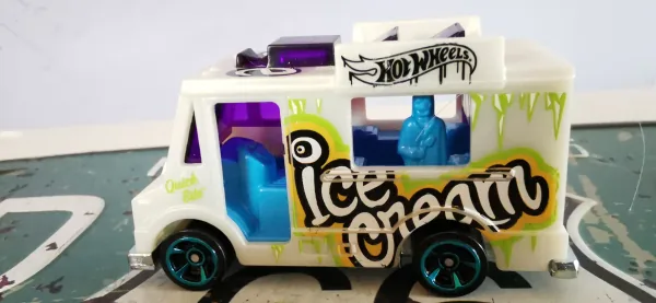Quick Bite | (2nd Color) 2020 Hot Wheels (HW Art Cars)