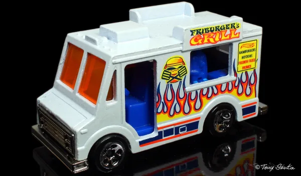 Ice Cream Truck 2011 Hot Wheels (HW City Works)