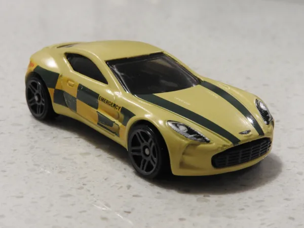 Aston Martin One-77 2021 Hot Wheels (HW Rescue)