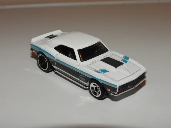 '68 COPO Camaro 2019 Hot Wheels (Muscle Mania)