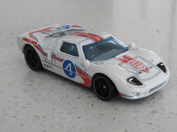 Ford GT-40 2021 Hot Wheels (Then and Now)