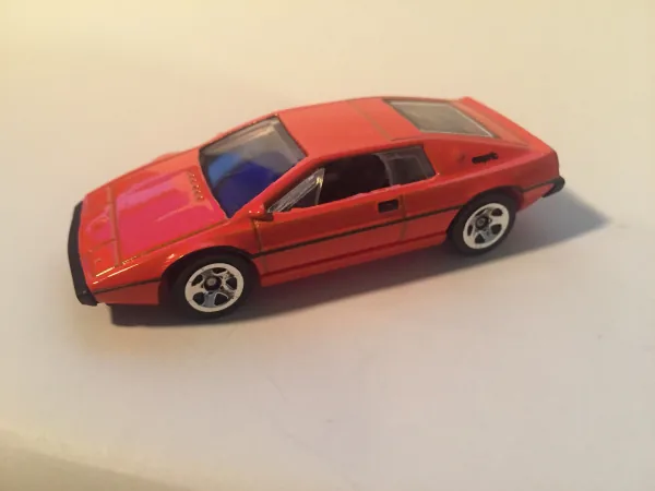Lotus Esprit S1 2018 Hot Wheels (HW Exotics)