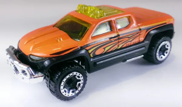 Off-Duty | (2nd Color) 2016 Hot Wheels (HW Hot Trucks)