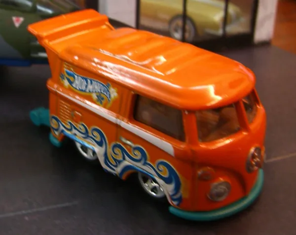 Volkswagen Kool Kombi | (2nd Color)