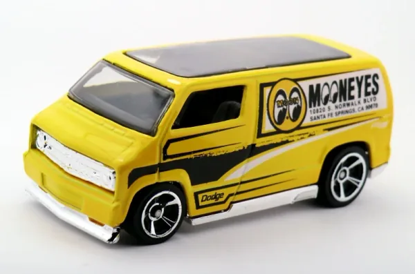 Custom '77 Dodge Van