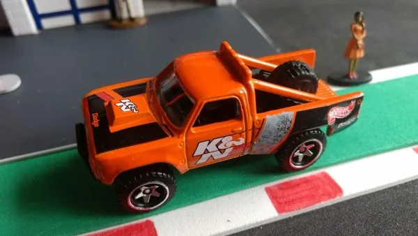 '87 Dodge D100 2020 Hot Wheels (HW Speed Graphics)