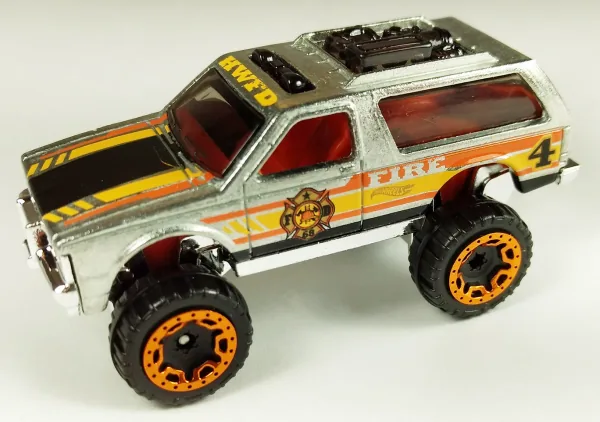 Chevy Blazer 4x4 | (3rd Color - Zamac)