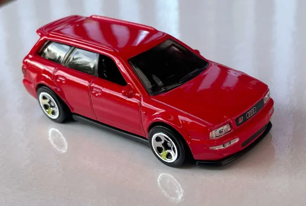 '94 Audi Avant RS2 2024 Hot Wheels (Factory Fresh)