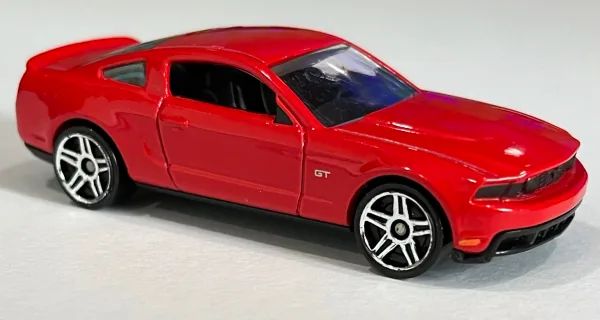 2010 Ford Mustang GT 2009 Hot Wheels (2009 New Models)