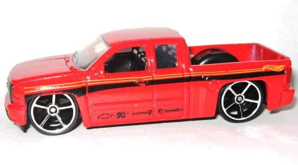 Chevy Silverado 2015 Hot Wheels (Then and Now)