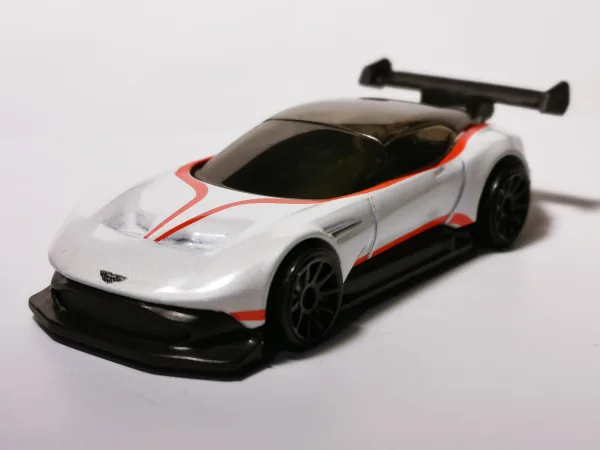 Aston Martin Vulcan 2020 Hot Wheels (Factory Fresh)