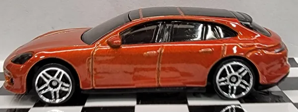 Porsche Panamera Turbo S E-Hybrid Sport Turismo | (2nd Color)