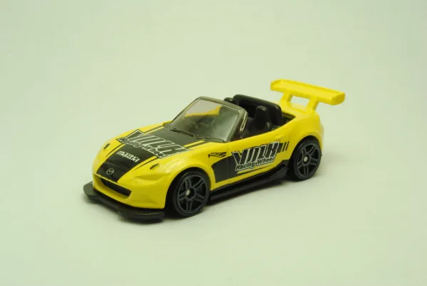 '15 Mazda MX-5 Miata 2017 Hot Wheels (HW Speed Graphics)