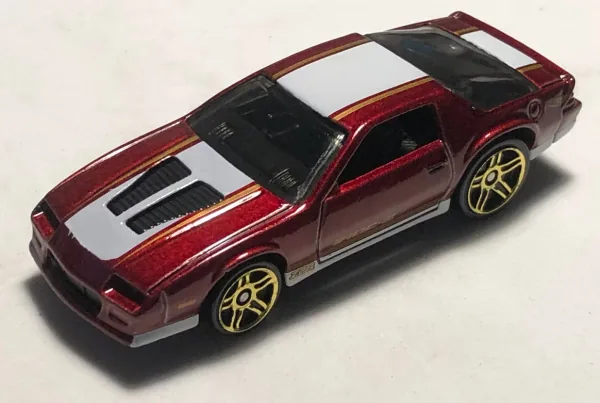 '85 Chevrolet Camaro IROC-Z 2021 Hot Wheels (Muscle Mania)