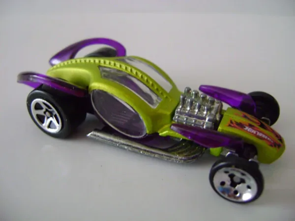 I Candy 2002 Hot Wheels (2002 First Editions)