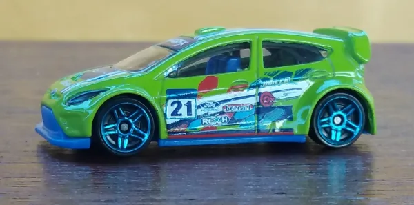 '12 Ford Fiesta | (2nd Color)