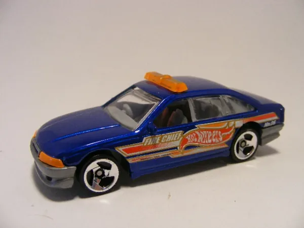 Police Cruiser 2002 Hot Wheels (2002 Hot Wheels)