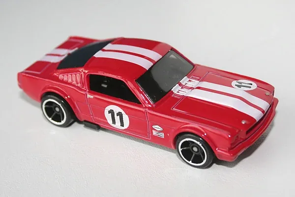 Ford Mustang Fastback 2008 Hot Wheels (New Models)