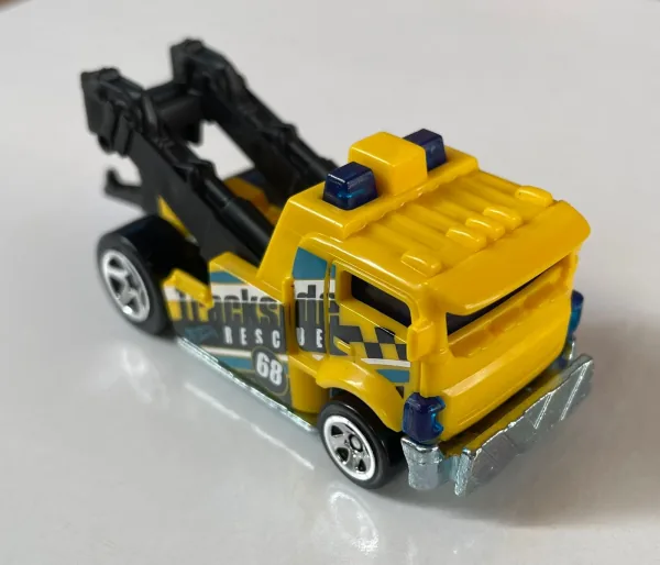Heavy Hitcher 2023 Hot Wheels (HW Rescue)