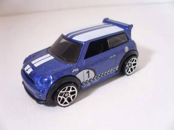 Mini Cooper S Challenge | (2nd Color) 2011 Hot Wheels (2011 New Models)