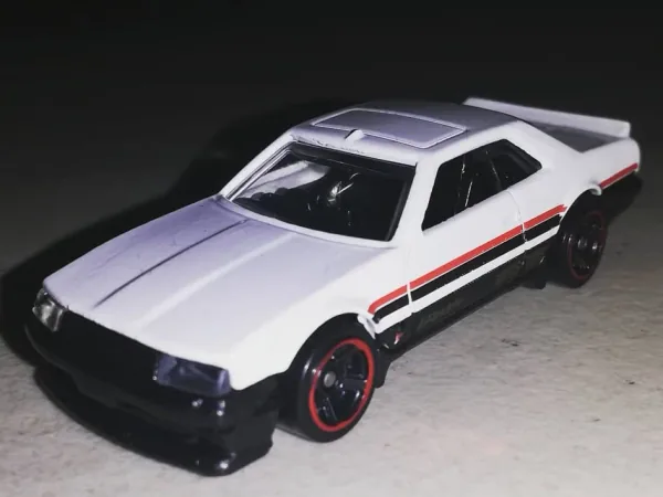Nissan Skyline RS (KDR30) 2019 Hot Wheels (Nightburnerz)