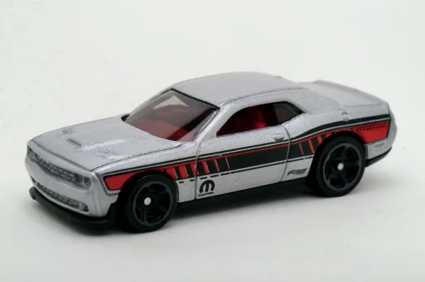 '15 Dodge Challenger 2017 Hot Wheels (Muscle Mania)