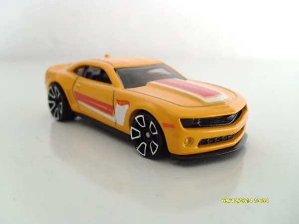 '13 Hot Wheels Chevy Camaro Special Edition 2015 Hot Wheels (Muscle Mania)