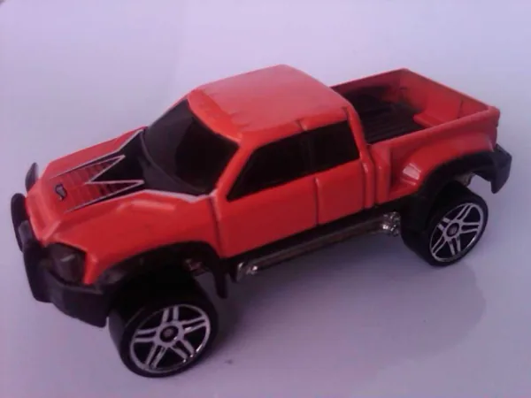 Mega-Duty 2002 Hot Wheels (2002 Hot Wheels)