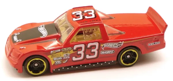 Circle Trucker | (2nd Color) 2011 Hot Wheels (2011 New Models)
