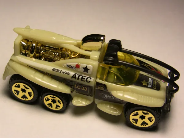XS-IVE 2002 Hot Wheels (2002 Hot Wheels)