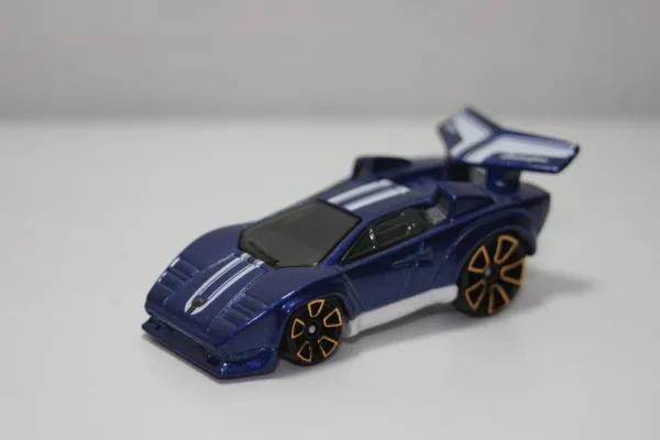 Lamborghini Countach 2018 Hot Wheels (Tooned)