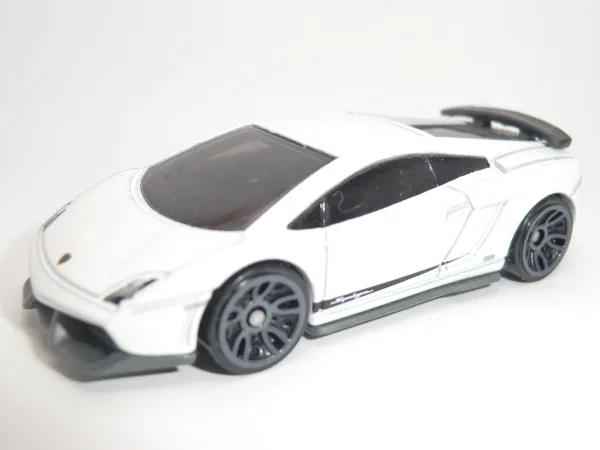 Lamborghini Gallardo LP 570-4 Superleggera | (3rd Color) 2011 Hot Wheels (2011 New Models)