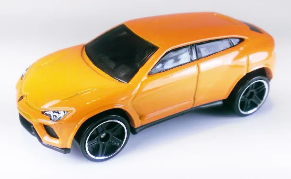 Lamborghini Urus | (2nd Color) 2016 Hot Wheels (HW Hot Trucks)