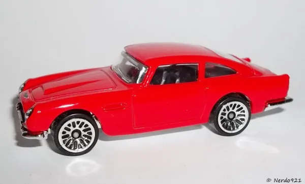 Aston Martin 1963 DB5 2016 Hot Wheels (Then and Now)