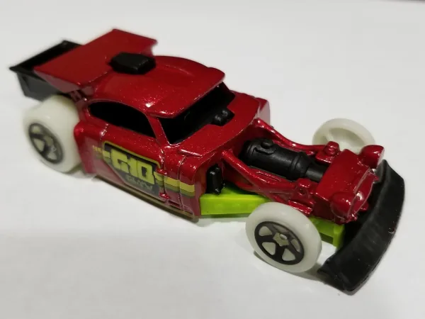 Aristo Rat 2018 Hot Wheels (HW Glow Wheels)