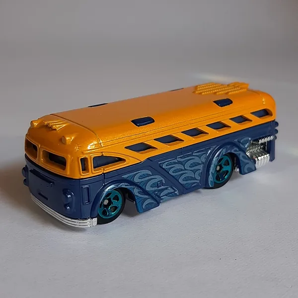 Surfin' School Bus 2021 Hot Wheels
