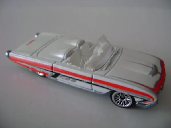 1963 Thunderbird 2006 Hot Wheels (2006 Open Stock)