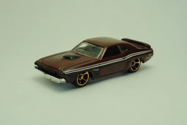 '71 Dodge Challenger 2015 Hot Wheels (Muscle Mania)