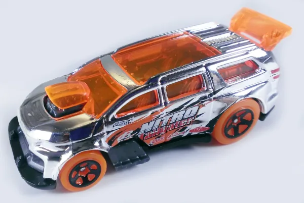 Nitro Tailgater 2016 Hot Wheels (Super Chromes)