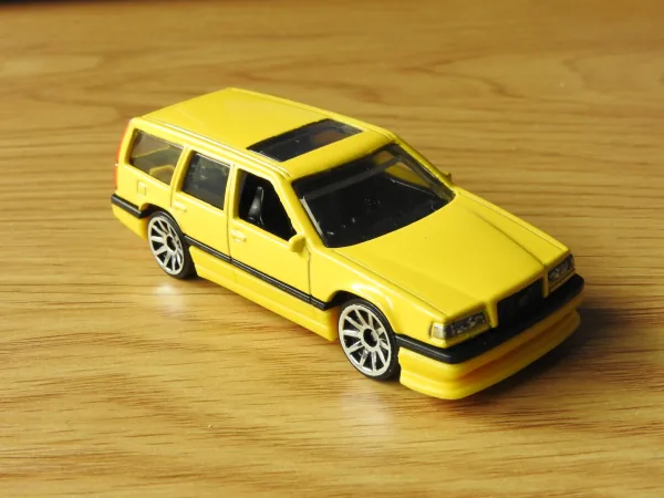 Volvo 850 Estate | (2nd Color) 2021 Hot Wheels (Factory Fresh)