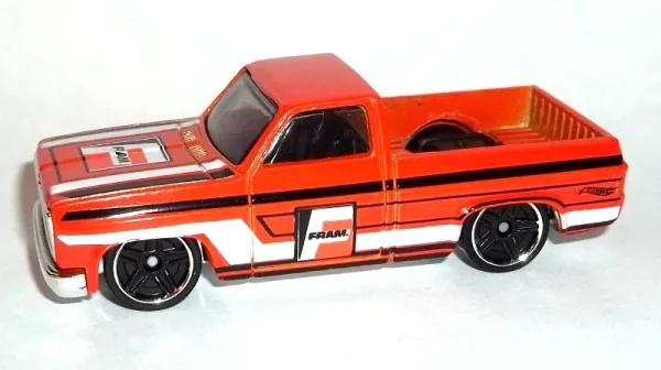 '83 Chevy Silverado 2015 Hot Wheels (HW Performance)