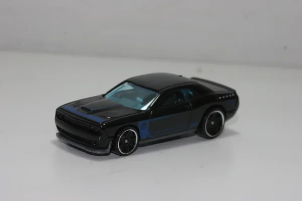 '15 Dodge Challenger SRT 2018 Hot Wheels (Muscle Mania)