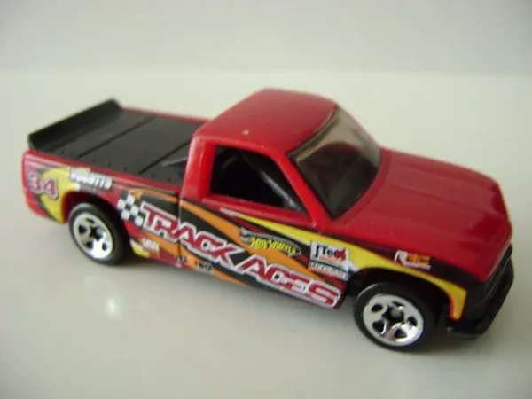 Chevy 1500 2006 Hot Wheels (Track Aces)