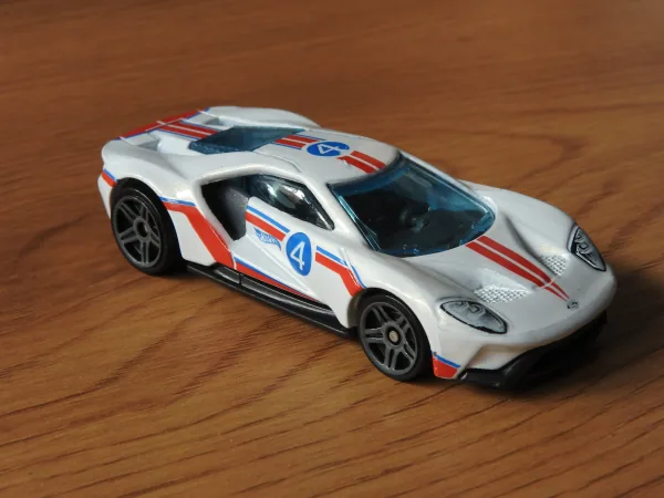 '17 Ford GT 2021 Hot Wheels (Then and Now)