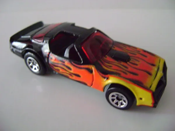 Hot Bird 2006 Hot Wheels (2006 Open Stock)