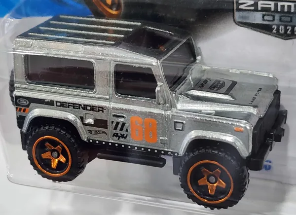 Land Rover Defender 90 | (2nd Color - Zamac)