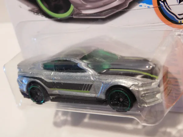 Ford Shelby GT350R | (2nd Color) 2017 Hot Wheels (Muscle Mania)