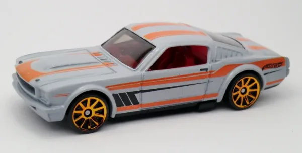 '65 Mustang 2+2 Fastback 2013 Hot Wheels (Muscle Mania)