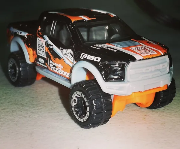 '17 Ford F-150 Raptor | (3rd Color) 2018 Hot Wheels (HW Hot Trucks)